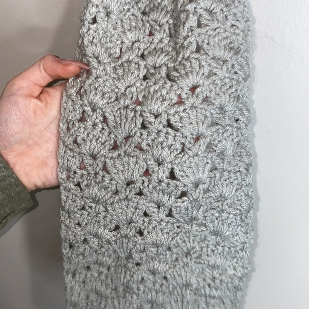 🪿Handmade grey scarf! - Picture 3 of 4